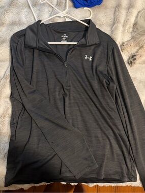 Under Armour Women’s Black Heather 1/4 Zip Pullover